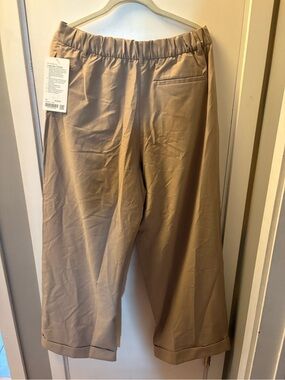 lululemon athletica Women's Cropped Elastic-Waist Chinos - Khaki